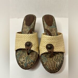 Born Tweed Raffia  Size 8 Thong Sandals